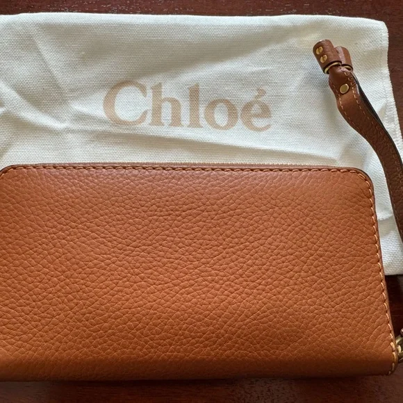 Chloe Brown Leather Wristlet with Gold Details - Picture 3 of 5